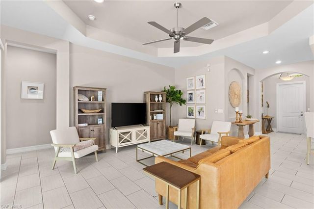 1406 Serrano CIR, Naples, FL 34105