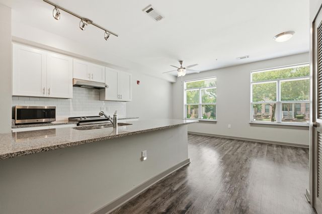 782 Riverfront Parkway 102, Chattanooga, TN 37402