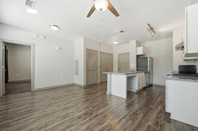 782 Riverfront Parkway 102, Chattanooga, TN 37402