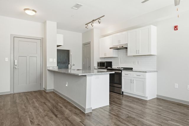 782 Riverfront Parkway 102, Chattanooga, TN 37402