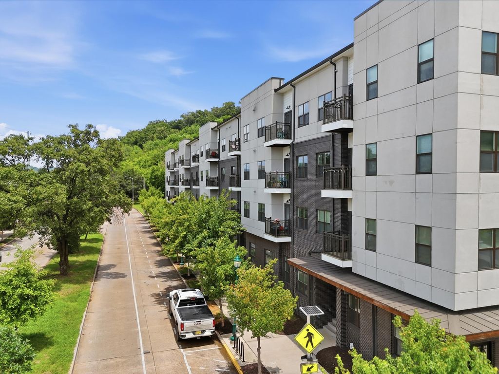 782 Riverfront Parkway 102, Chattanooga, TN 37402