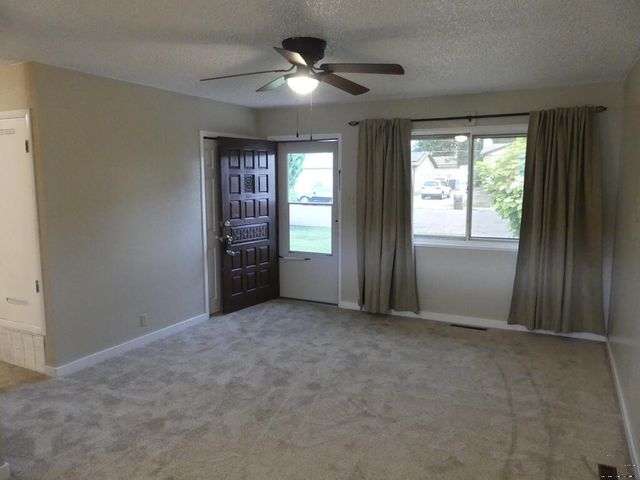 2860 Aster St, Pueblo, CO 81005