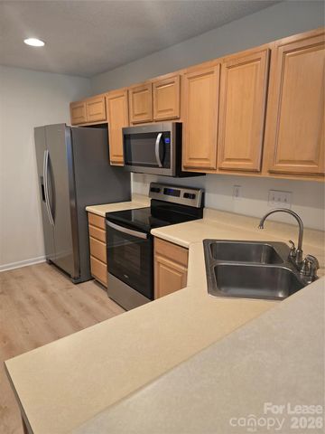 10013 University Park Lane, Charlotte, NC 28213