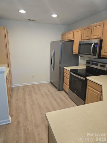 10013 University Park Lane, Charlotte, NC 28213