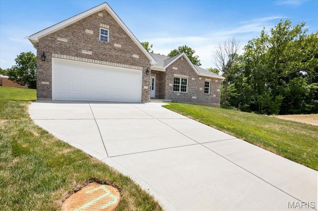 526 Dove Drive, St Charles, MO 63301