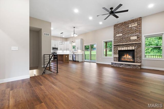 526 Dove Drive, St Charles, MO 63301
