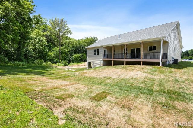 526 Dove Drive, St Charles, MO 63301