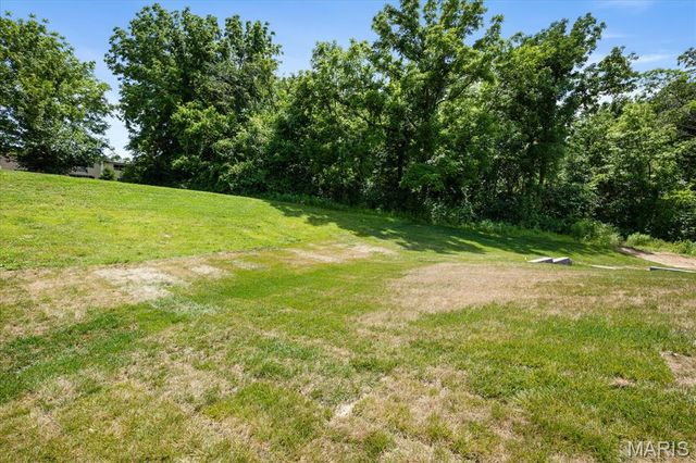526 Dove Drive, St Charles, MO 63301