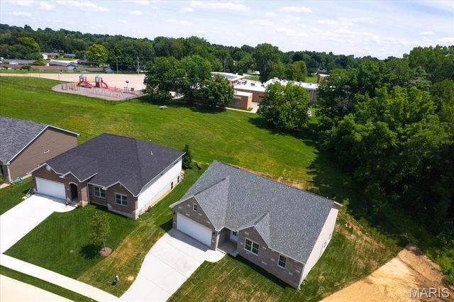 526 Dove Drive, St Charles, MO 63301