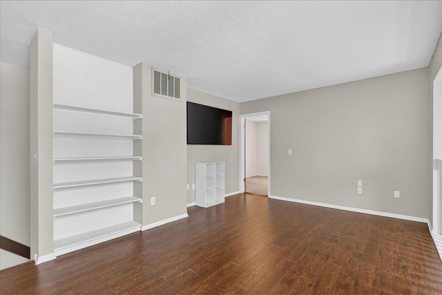 837 Tierra Street, Kentwood, MI 49508