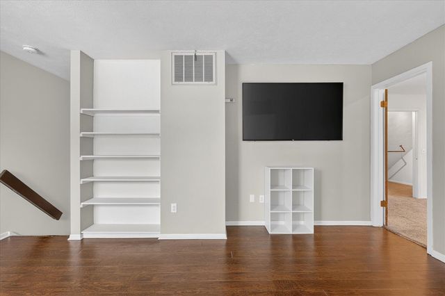 837 Tierra Street, Kentwood, MI 49508