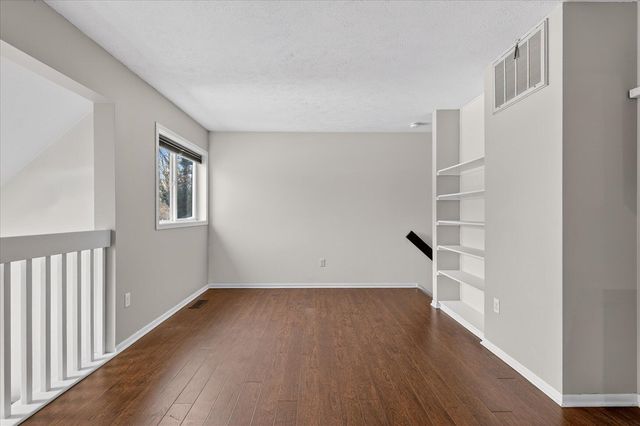 837 Tierra Street, Kentwood, MI 49508