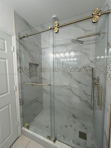 4211 Napoli Lake Dr 4211, Riviera Beach, FL 33410