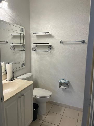 4211 Napoli Lake Dr 4211, Riviera Beach, FL 33410