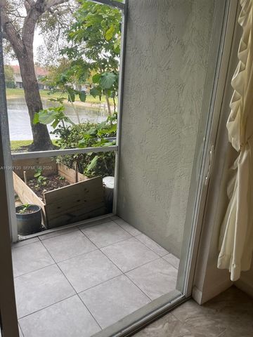 4211 Napoli Lake Dr 4211, Riviera Beach, FL 33410