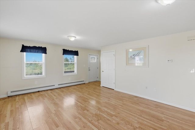 1033 Rodman St, Fall River, MA 02721