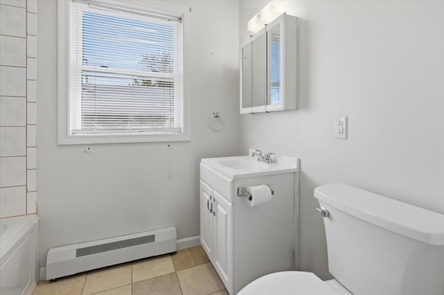 1033 Rodman St, Fall River, MA 02721