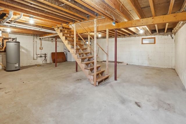 1033 Rodman St, Fall River, MA 02721