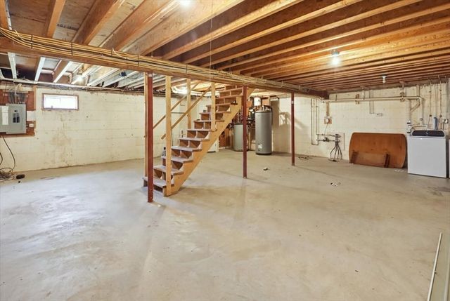 1033 Rodman St, Fall River, MA 02721
