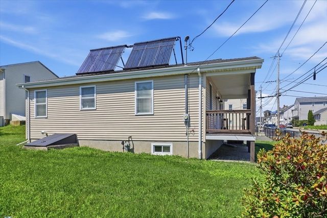1033 Rodman St, Fall River, MA 02721