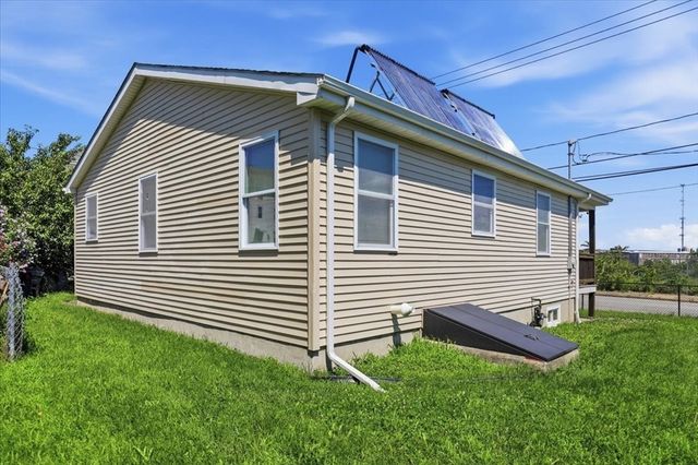1033 Rodman St, Fall River, MA 02721