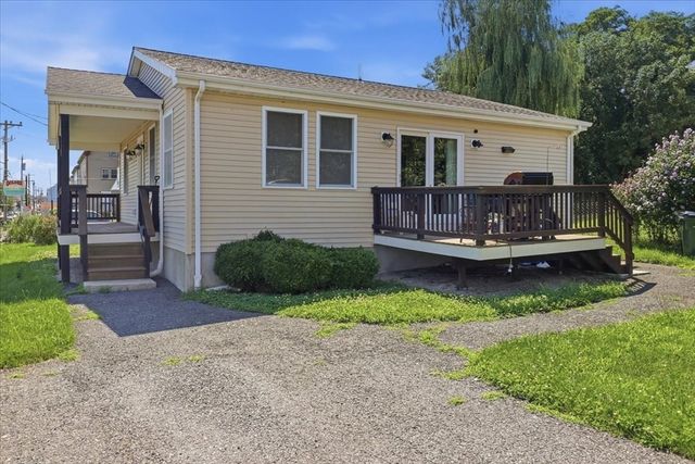 1033 Rodman St, Fall River, MA 02721