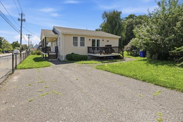1033 Rodman St, Fall River, MA 02721