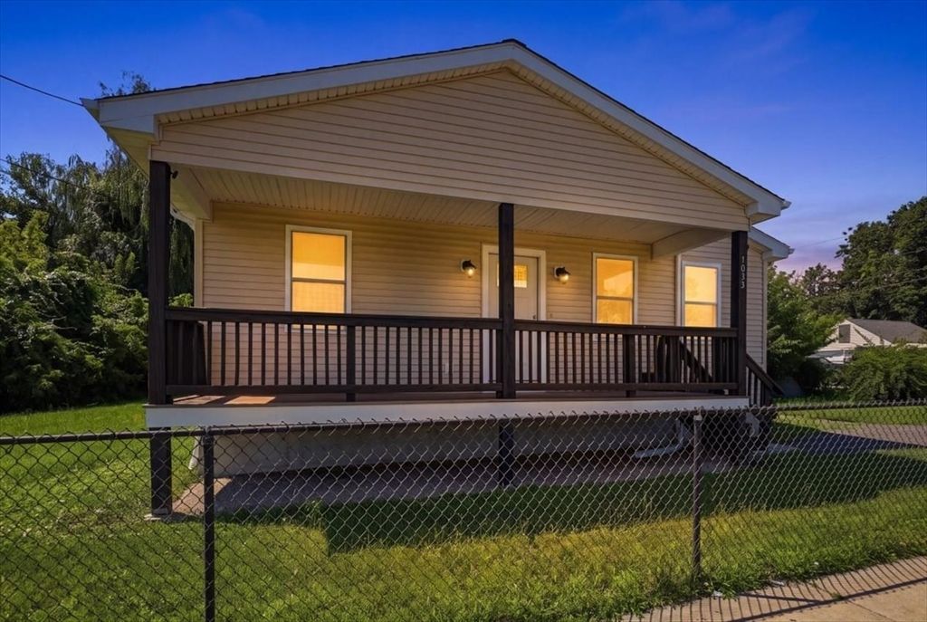 1033 Rodman St, Fall River, MA 02721