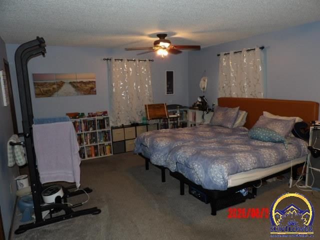 3213 SW Kent ST, Topeka, KS 66614
