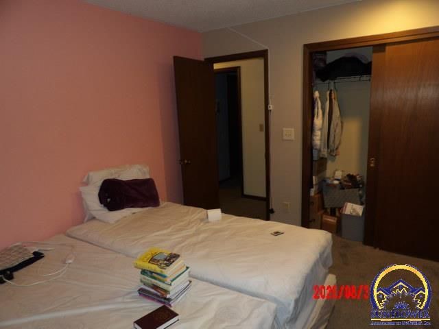 3213 SW Kent ST, Topeka, KS 66614