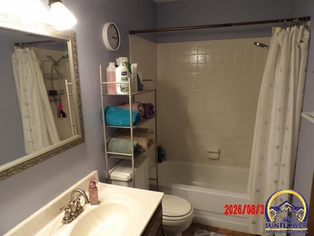 3213 SW Kent ST, Topeka, KS 66614