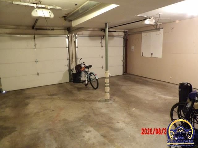 3213 SW Kent ST, Topeka, KS 66614