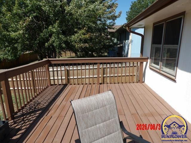 3213 SW Kent ST, Topeka, KS 66614