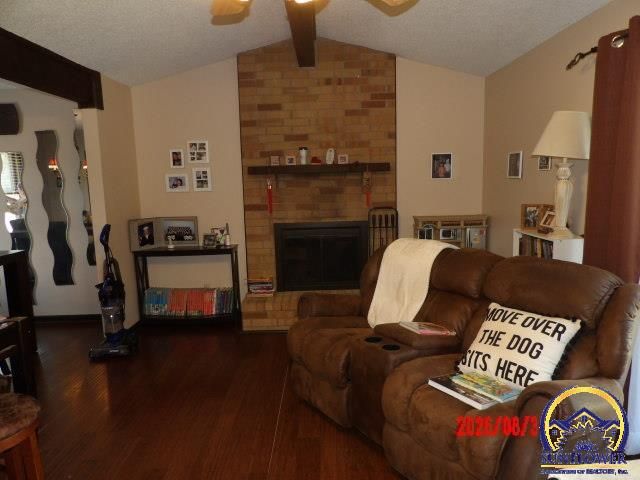 3213 SW Kent ST, Topeka, KS 66614