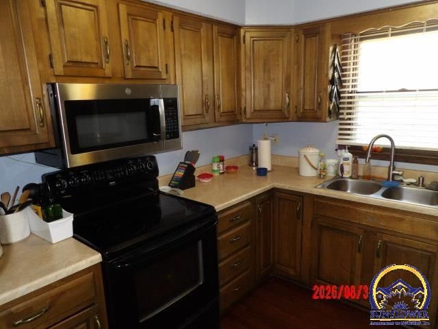 3213 SW Kent ST, Topeka, KS 66614