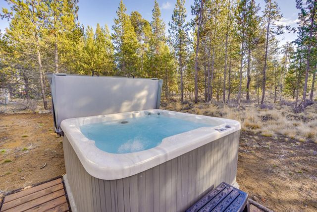 17349 Merganser Drive, Bend, OR 97707