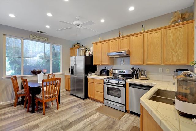 2375 Michigan Ct, Yuba City, CA 95991