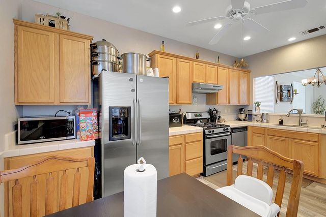 2375 Michigan Ct, Yuba City, CA 95991