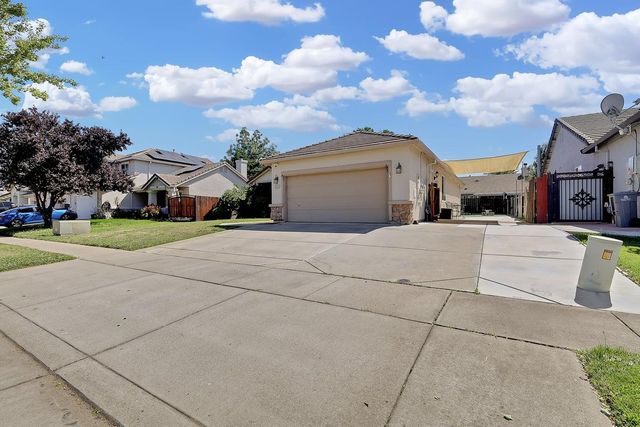 2375 Michigan Ct, Yuba City, CA 95991