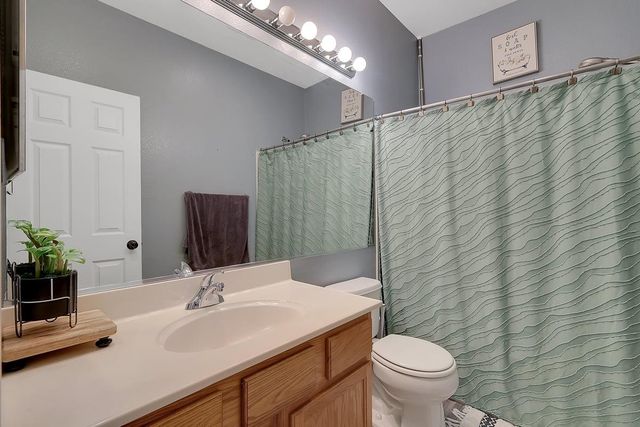 2375 Michigan Ct, Yuba City, CA 95991