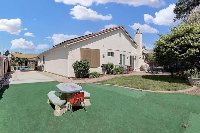 2375 Michigan Ct, Yuba City, CA 95991