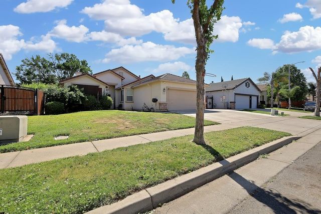 2375 Michigan Ct, Yuba City, CA 95991