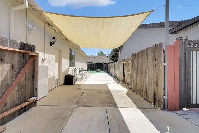 2375 Michigan Ct, Yuba City, CA 95991