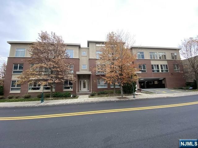2022 Central Road 306, Fort Lee, NJ 07024