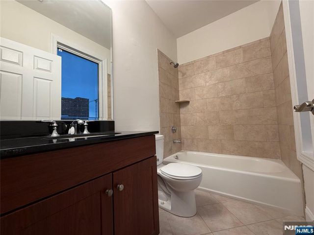 2022 Central Road 306, Fort Lee, NJ 07024