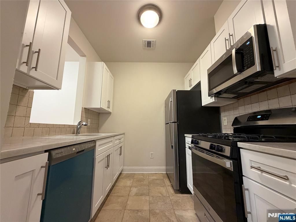 2022 Central Road 306, Fort Lee, NJ 07024