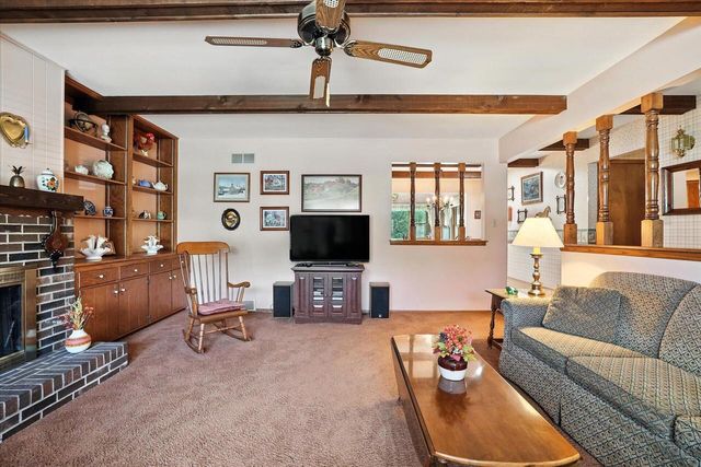 13845 W Wilbur DRIVE, New Berlin, WI 53151
