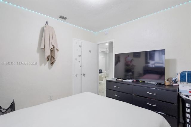 1185 NW 118th, Miami, FL 33168