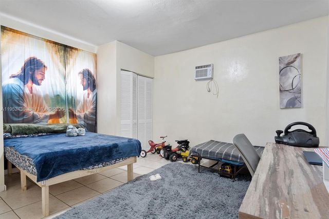 1185 NW 118th, Miami, FL 33168