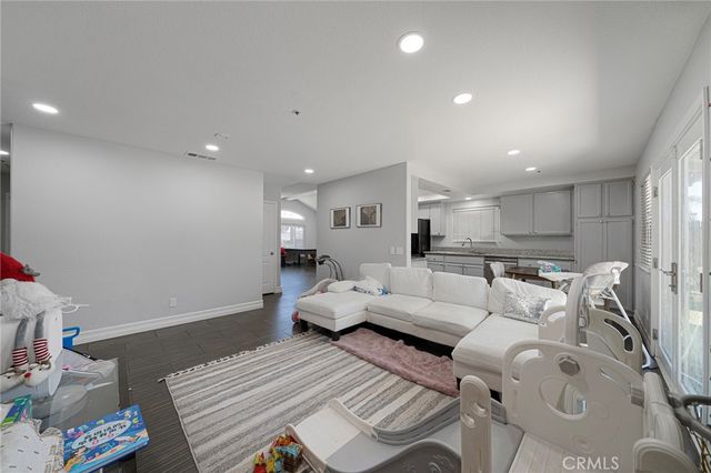 7480 Harvard Court, Fontana, CA 92336